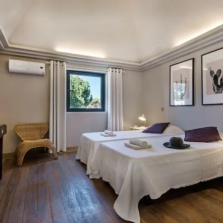 Sleeps 12 Pool Air Con Wifi *