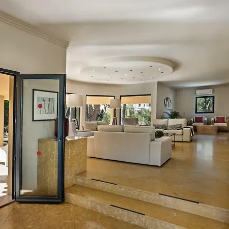 Sleeps 12 Pool Air Con Wifi فيلة *