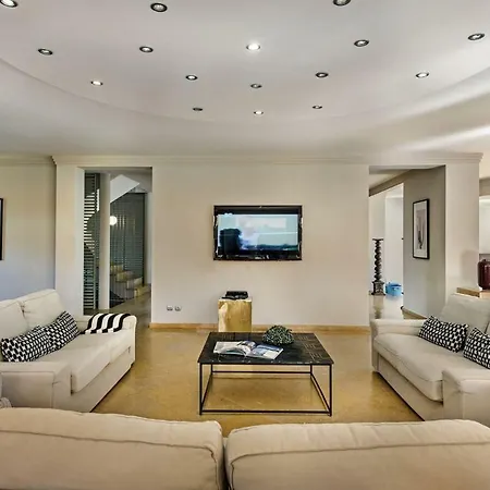 Sleeps 12 Pool Air Con Wifi فيلة *