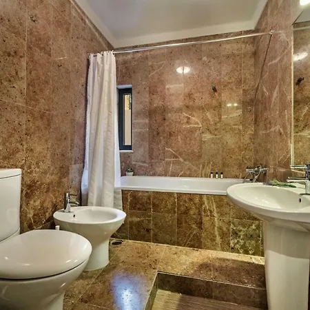 Sleeps 12 Pool Air Con Wifi *
